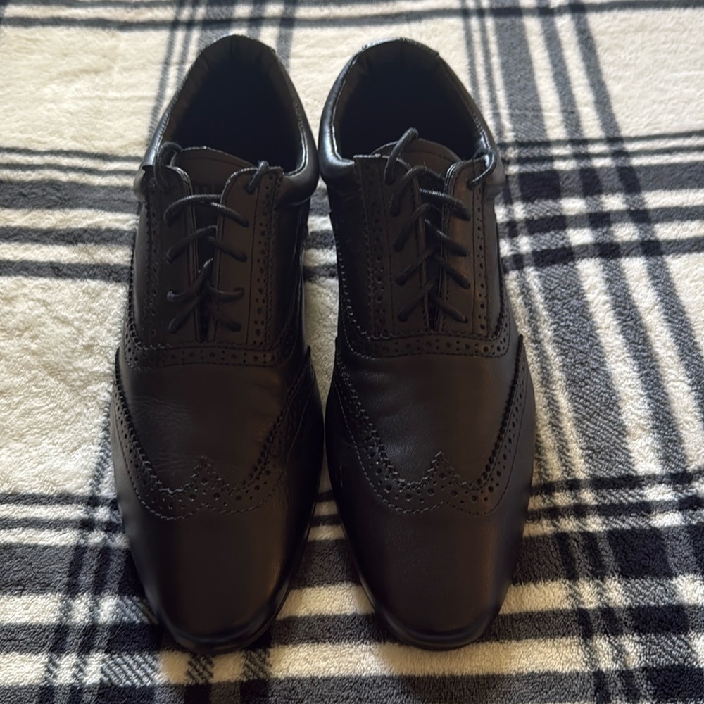 Schmoove men’s black leather size 42 (US 9) New In Box